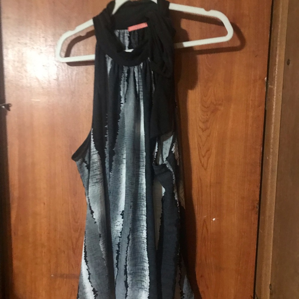 Sleeveless blouse